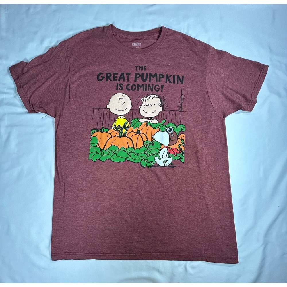 Peanuts Great Pumpkin is Coming short sleeve tshirt Men's large‎